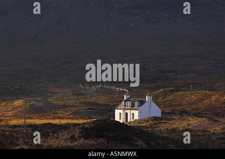 Alltdearg House, ein Häuschen in der Black Cuillin Berge auf der Isle Of Skye, Schottland. Stockfoto