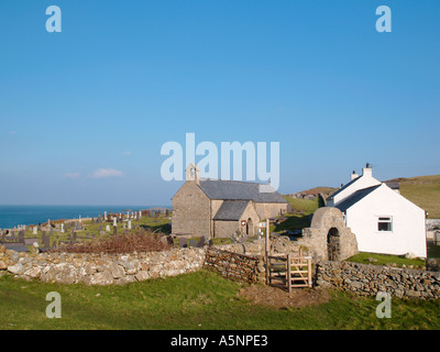 Mittelalterliche Llanbadrig Kirche von Saint Patrick an der Erbe-Küste in der Nähe von Cemaes Anglesey North Wales UK Großbritannien Stockfoto