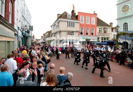 Morris Tänzer bei Faversham Hop Festival, Faversham, Kent, UK. Stockfoto