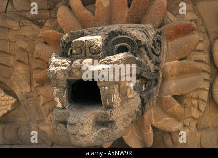 Quetzalcoatl Kopf am Tempel der gefiederten Schlange in Teotihuacan, Mexiko Stockfoto