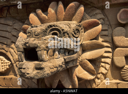 Quetzalcoatl Kopf am Tempel der gefiederten Schlange in Teotihuacan, Mexiko Stockfoto