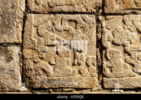 Schnitzerei an der Templo de Los Tableros (Tempel des Panels), Ruinen Maya-toltekischen in Chichen Itza Yucatan, Mexiko Stockfoto