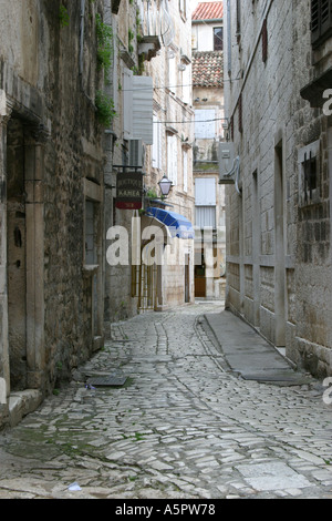 Gasse in der Altstadt von Trogir Kroatien Stockfoto