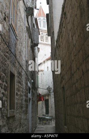 Gasse in der Altstadt von Trogir Kroatien Stockfoto