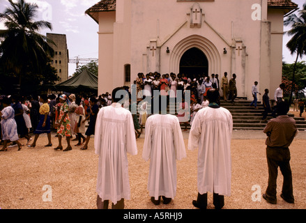 GOTTESDIENST AM LUTHERISCHEN KIRCHE DAR ES SALAAM, TANSANIA Stockfoto