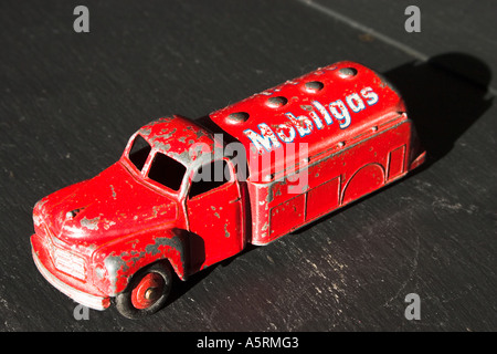 Britischen Dinky Toys Dodge Mobilegas Tanker Nr. 441 aus den späten 1950er Jahren Stockfoto