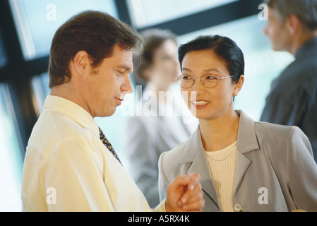 Geschäftspartnern im Gespräch Stockfoto