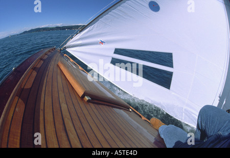 Segeln mit dem Wind-Weitwinkel-Bild Stockfoto