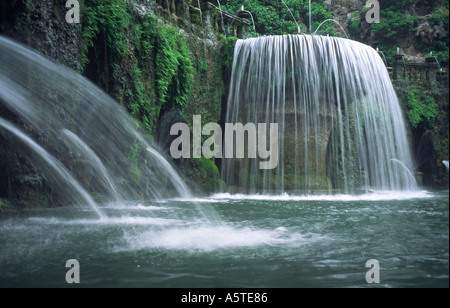 Wasserkaskaden In Villa d Este Wasserpark Italien Stockfoto