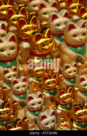 Viel Glück Katzen oder Maneki Neko Stockfoto