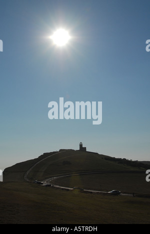 Am späten Nachmittag Sonne scheint über dem Belle Tout Leuchtturm auf einer Klippe auf der South Downs in East Sussex Stockfoto