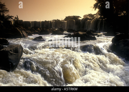 Vierzehn fällt am Athi River in der Nähe von Thika Kenia in Ostafrika Stockfoto