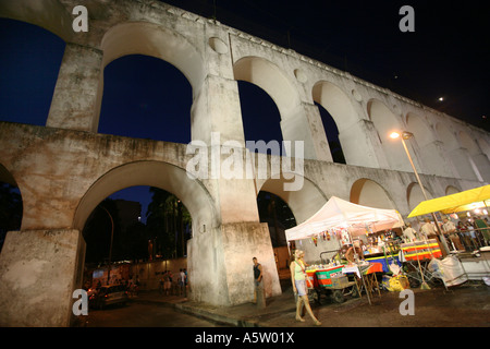 Lapa Bögen in der Nacht mit Food Stände, Rio De Janeiro, Brasilien, Südamerika Stockfoto