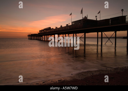 Dawn Sonnenaufgang in Paignton Pier Devon UK Stockfoto