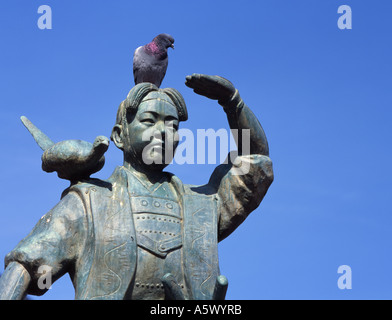 Statue von Momotaro außerhalb Okayama Station Stockfoto