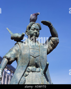 Statue von Momotaro außerhalb Okayama Station Stockfoto