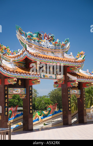 Neu lackiert Drachen am chinesischen Tempel Phuket Thailand Stockfoto