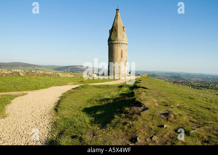 Hartshead Pike, Tameside, Manchester, England, Großbritannien. Erbaut 1863 zur Erinnerung an die Hochzeit des Prinzen von Wales mit Prinzessin Alexandra von Dänemark. Stockfoto