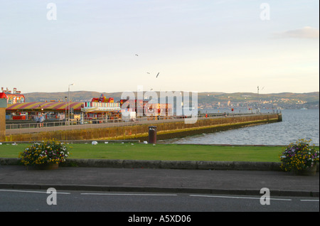 Pier und Vergnügungen im schottischen Küstenstadt Stockfoto