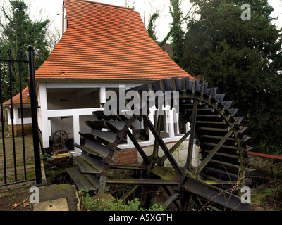 Waterwheel Grove Park Carshalton Surrey England Stockfoto