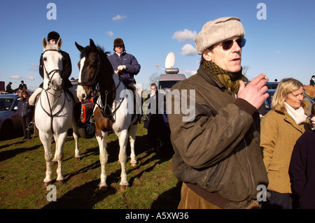 Bicester Hunt treffen 19. Februar 2005 in Stratton Audley Oxfordshire am ersten Samstag nach dem Verbot der Jagd mit Hunden Stockfoto