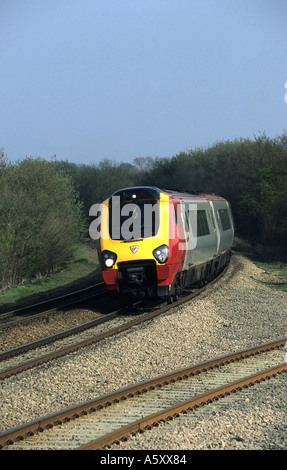 Virgin Voyager Diesel-Zug bei Hatton Norden Kreuzung, Warwickshire, UK Stockfoto