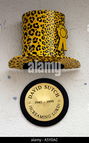 Denkmal für Screaming Lord Sutch Neuadd Arms Hotel in Llanwrtyd Wells Powys Wales UK Stockfoto