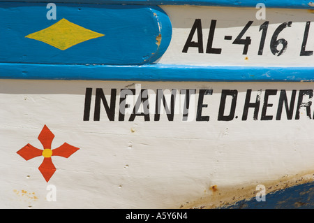 Traditionelle Bauweise von hölzernen portugiesischen Fischerboot am Fishermans Beach Albufeira Algarve Portugal EU Europa Stockfoto