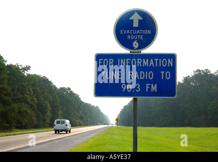 Autobahn Hurrikan Evakuierung Route Zeichen Stockfoto