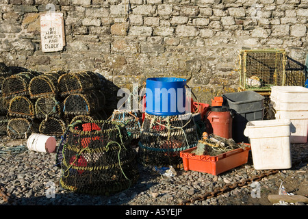 Cadgwith Cornwall UK Krabben und Hummer Töpfe Stockfoto