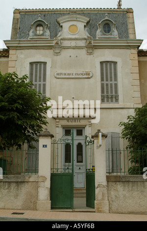 Eintritt in das Bureau De La Maire in einem Dorf in Languedoc Frankreich Stockfoto