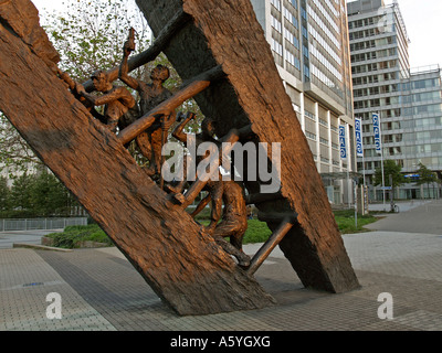 Bronze, Guss, steilen Neigungswinkel von Max Kratz in der Stadt Essen Stockfoto