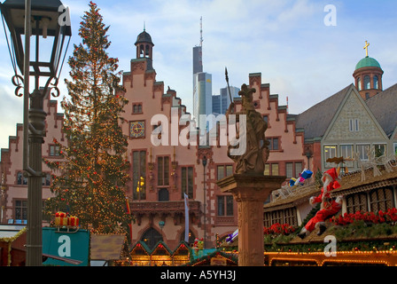 Weihnachtsmarkt auf der quadratischen Roemer Römer in Frankfurt Am Main-Hessen-Deutschland Stockfoto