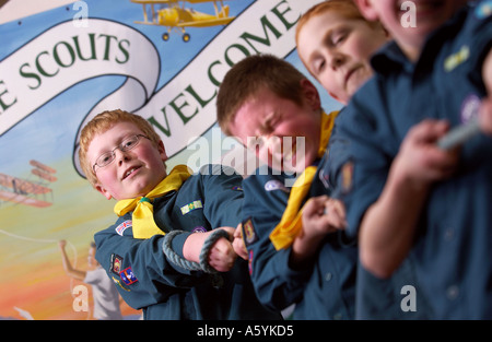 1. ALCESTER SCOUTS WEST WARWICKSHIRE BEZIRK UK BEI IHREN WÖCHENTLICHEN TREFFEN 10. FEBRUAR 2005 NACH VERWEIGERT NATIONALLOTTERIE F Stockfoto