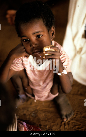 Sudan, Hungersnot, 1985. Flüchtlingslager in El Fasher in der Region Darfur im westlichen Sudan Stockfoto