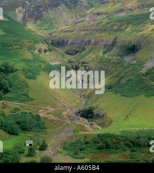 Reste führen der alten Minenarbeiten am Fuße des Swinner Gill, in der Nähe von Keld, obere Swaledale, North Yorkshire, England, UK. Stockfoto