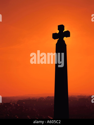 Das Kreuz zur Erinnerung an Caedmon, Str. Marys Kirchhof, Whitby, North Yorkshire, England, UK. Stockfoto