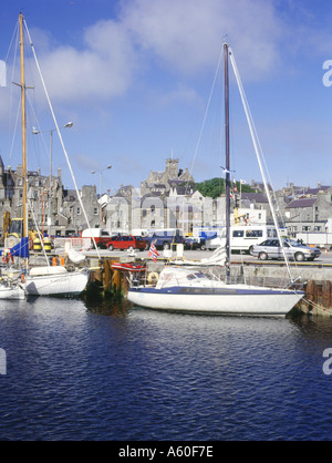dh Lerwick Hafen LERWICK SHETLAND norwegischen Yachten am Kai Stockfoto