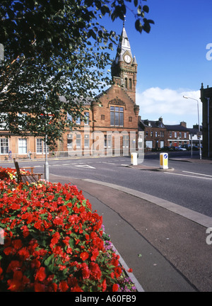 dh Townhall ANNAN DUMFRIES Tower Uhr Blumen Blumendarstellung galloway dumfriesshire Stadt Stockfoto