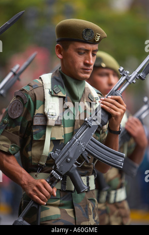 Soldaten auf der Parade Arequipa Peru Südamerika Stockfoto