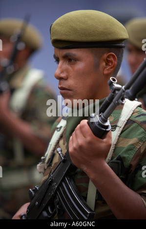 Soldaten auf der Parade Arequipa Peru Südamerika Stockfoto