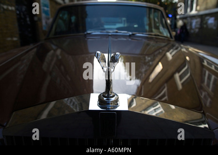 Nahaufnahme von Rolls-Royce Kühlerfigur Stockfoto