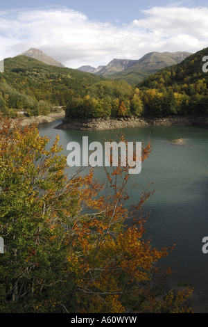 Stausee in den Gran Sasso Nationalpark, Italien, Abruzzen Stockfoto