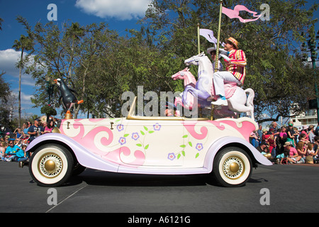 Disney-Stars und Motor Car Parade, Mary Poppins und Bert, Disney-MGM Studios, Orlando, Florida, USA Stockfoto