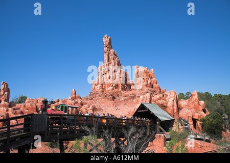 Big Thunder Mountain Railroad fahren, Frontierland, Magic Kingdom, Disney World, Orlando, Florida, USA Stockfoto