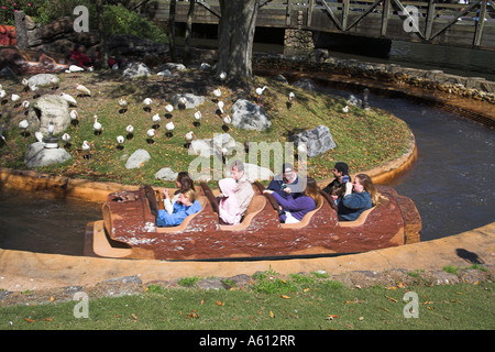 Splash Mountain fahren Boot bewegt sich schnell, Frontierland, Magic Kingdom, Disney World, Orlando, Florida, USA Stockfoto