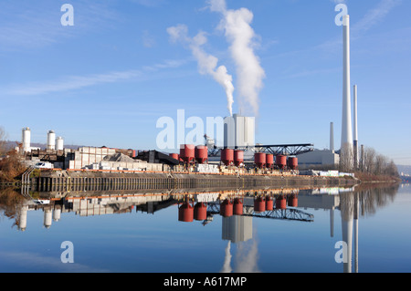 Kraftwerk Kraft-Wärmekopplung, EnBw Altbach in der Nähe von Stuttgart am Neckar, Baden-Württemberg, Deutschland Stockfoto