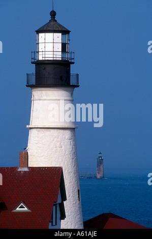 Leuchtturm am Meer, zwei Lichter State Park, Cape Elizabeth, Cumberland County, Maine, USA Stockfoto