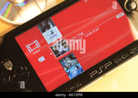 Sony PSP portable Playstation video Bilder anzeigen Stockfoto