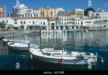 Boote im Hafen, Es Castell, Minorca, Balearen, Spanien Stockfoto